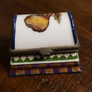 1997 Tracy Porter Trinket Box